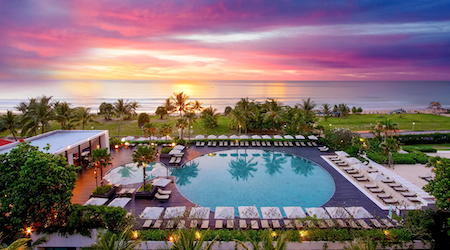 Pullman Phuket Karon Beach Resort 